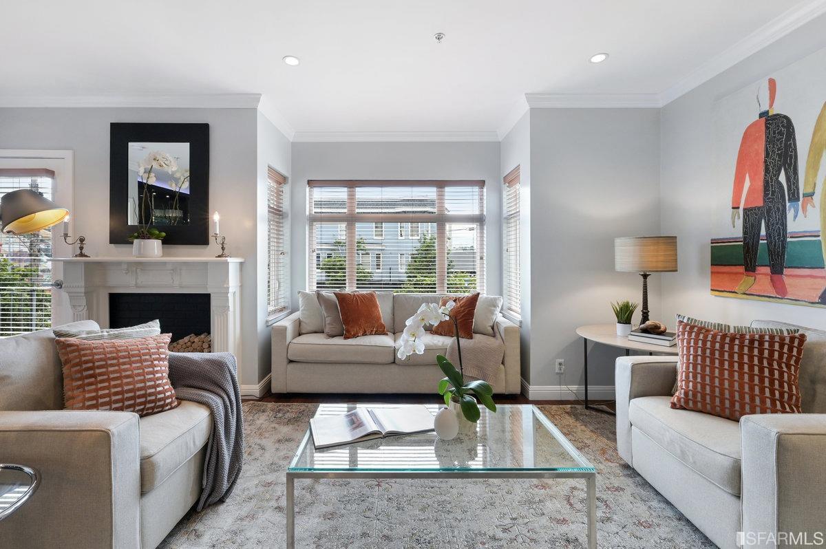 4343 3rd Street Unit: 201