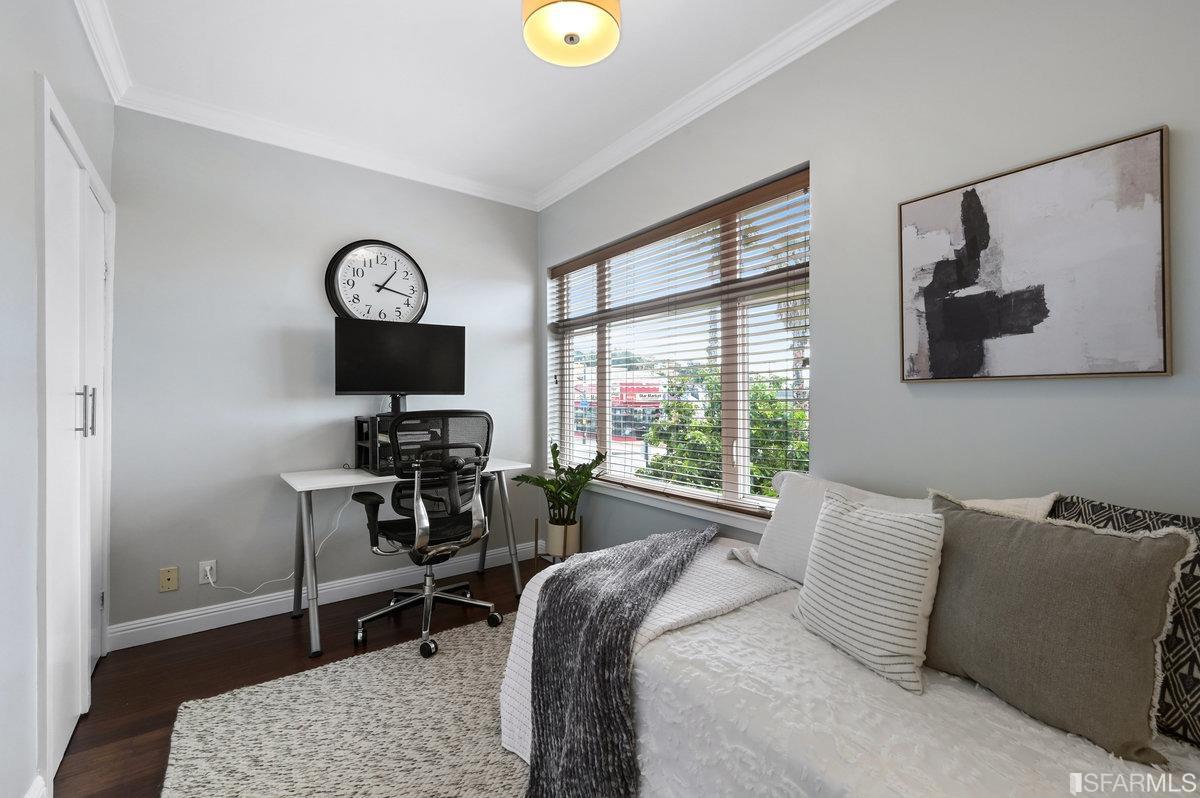 4343 3rd Street Unit: 201