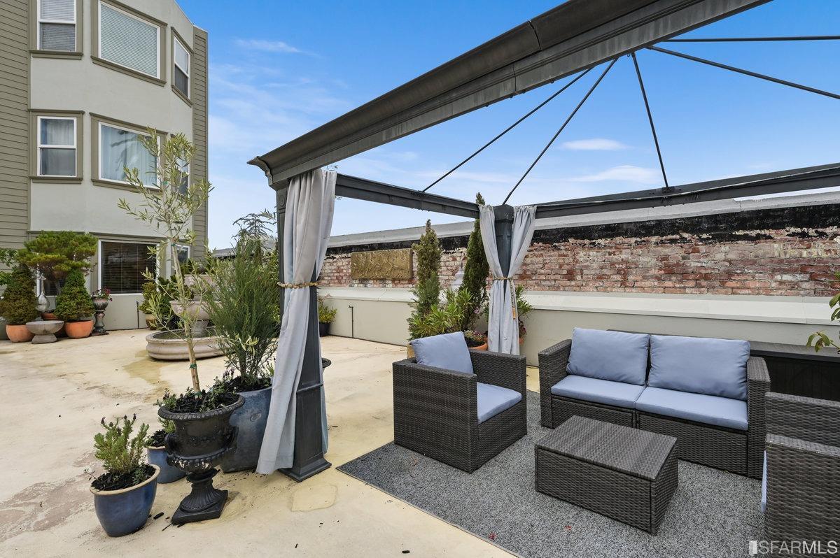 4343 3rd Street Unit: 201
