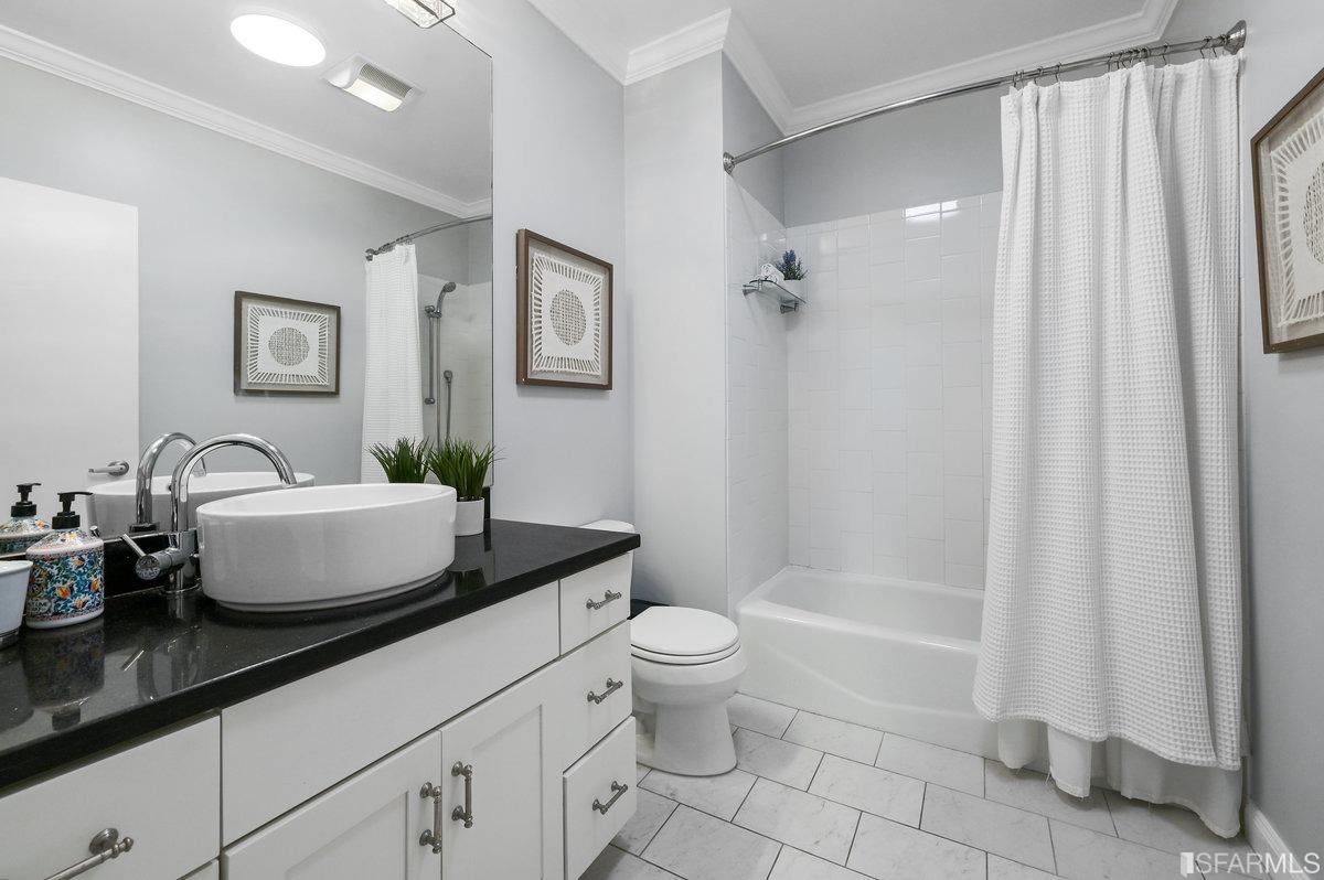 4343 3rd Street Unit: 201