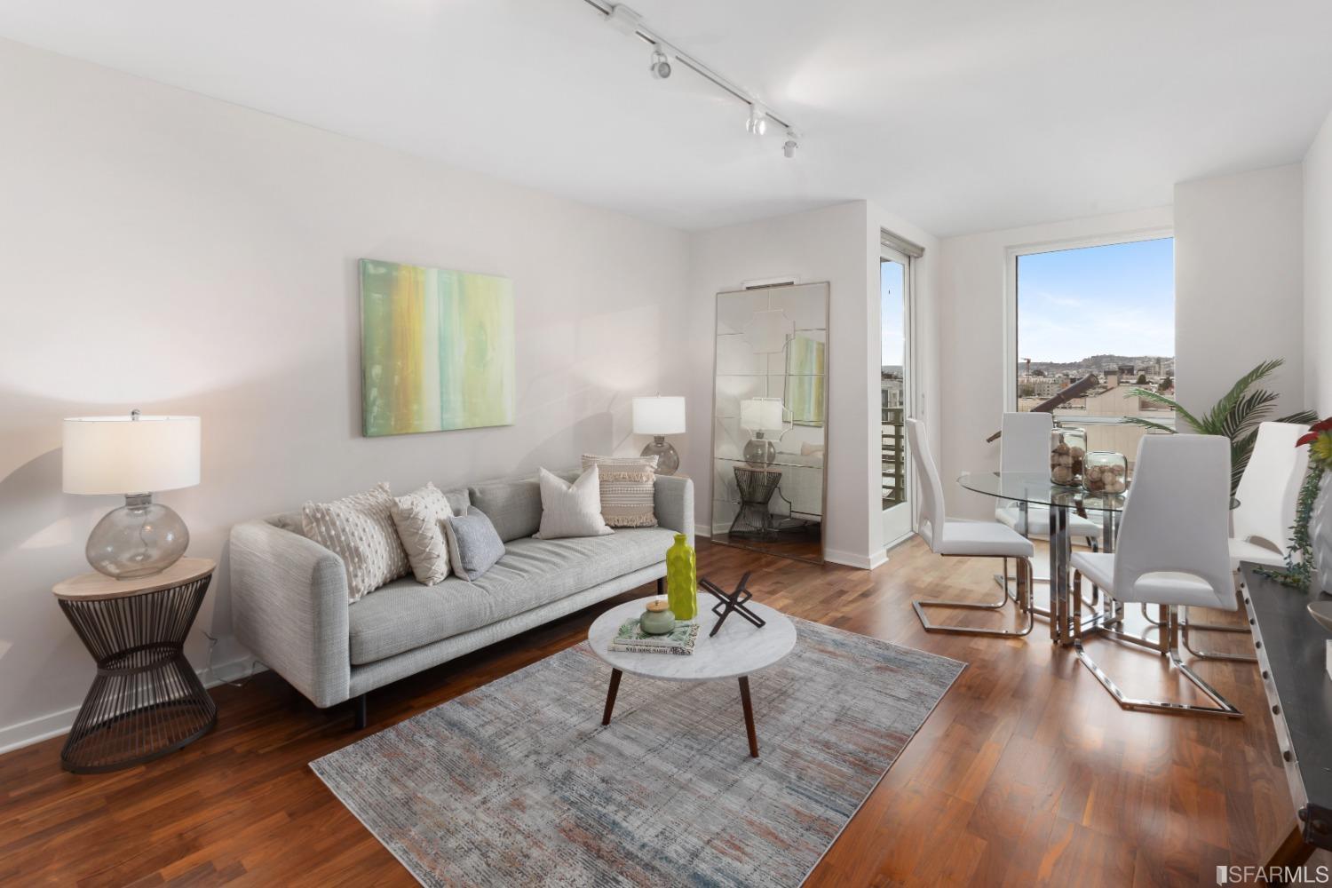 555 4th Street Unit: 725