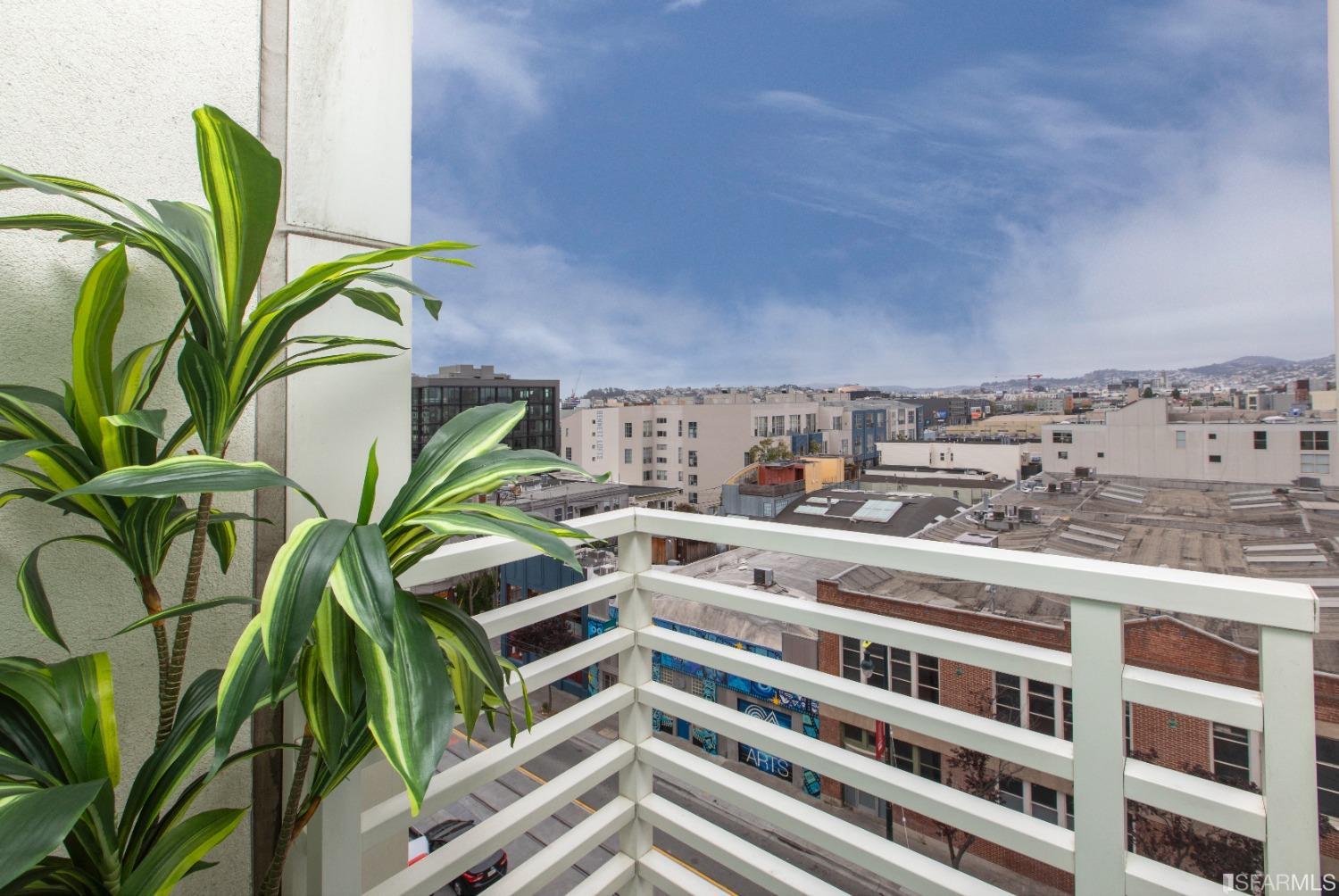 555 4th Street Unit: 725