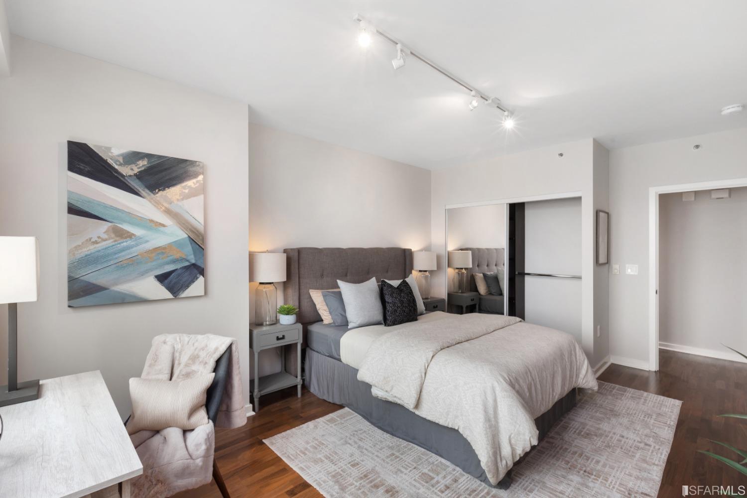 555 4th Street Unit: 725