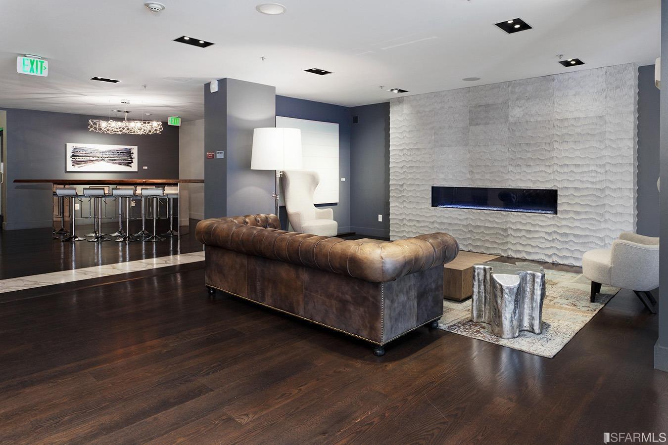 555 4th Street Unit: 725