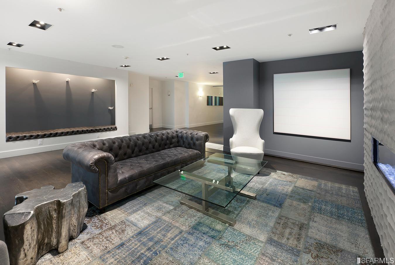 555 4th Street Unit: 725