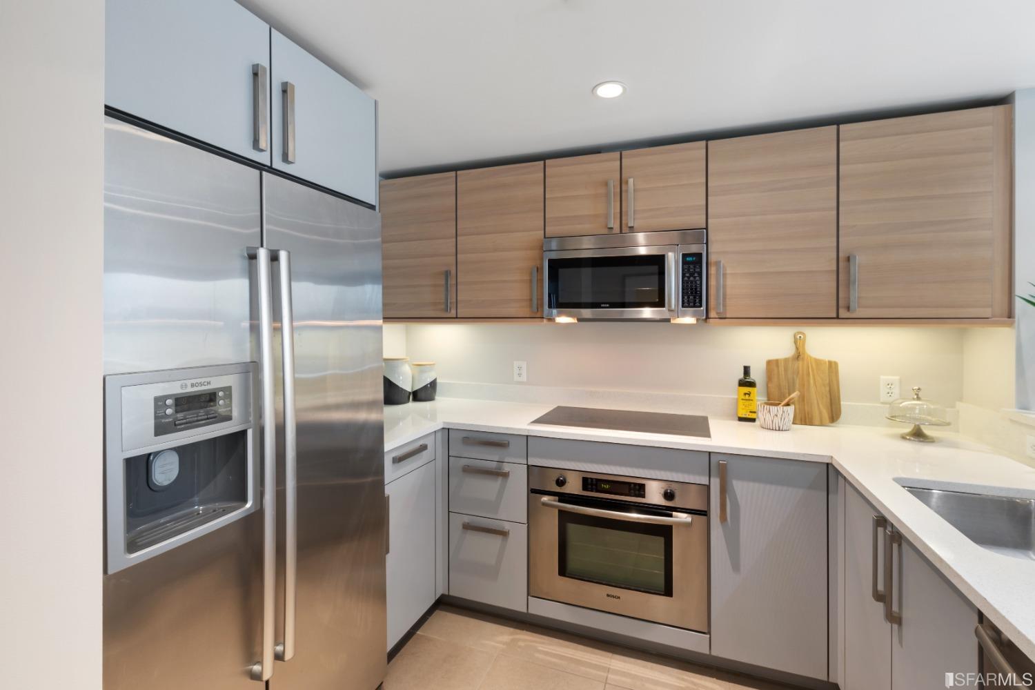 555 4th Street Unit: 725