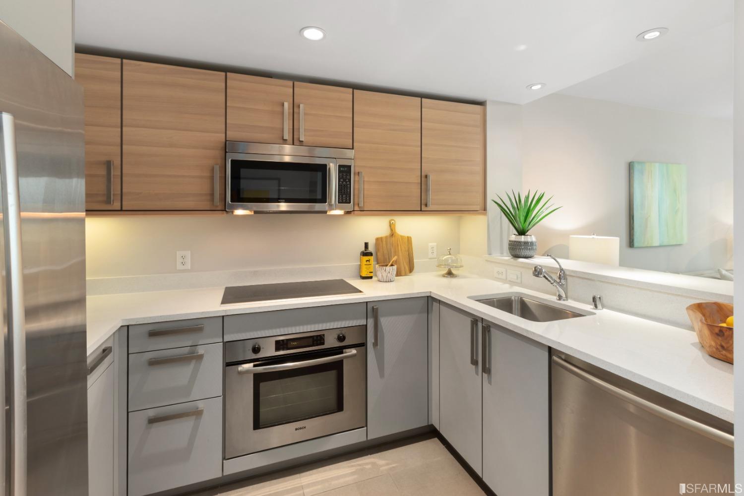 555 4th Street Unit: 725