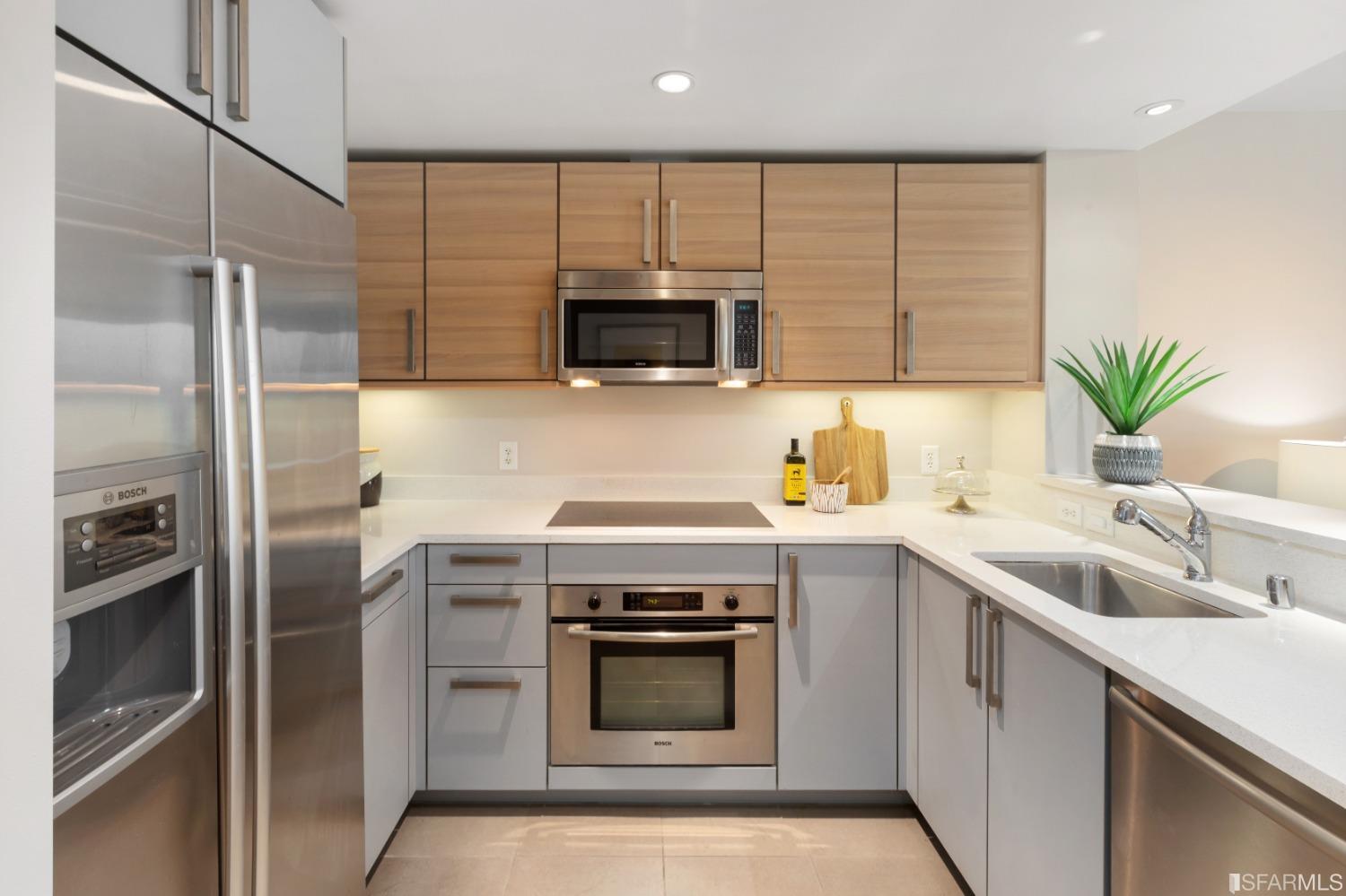 555 4th Street Unit: 725