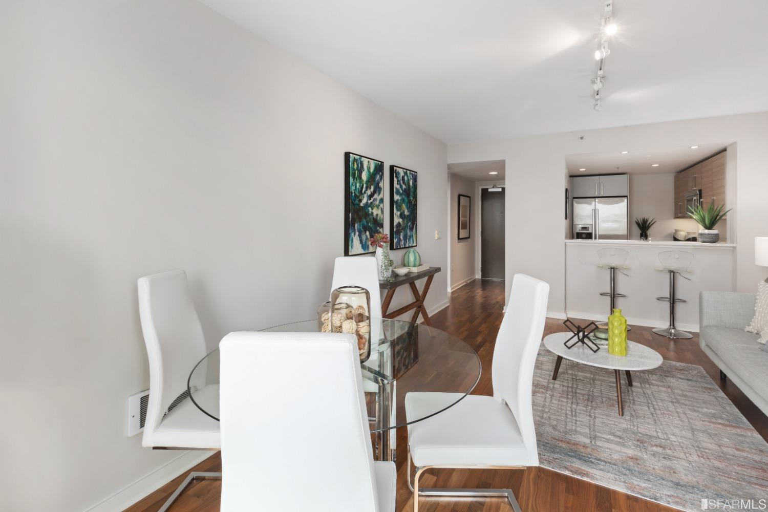 555 4th Street Unit: 725