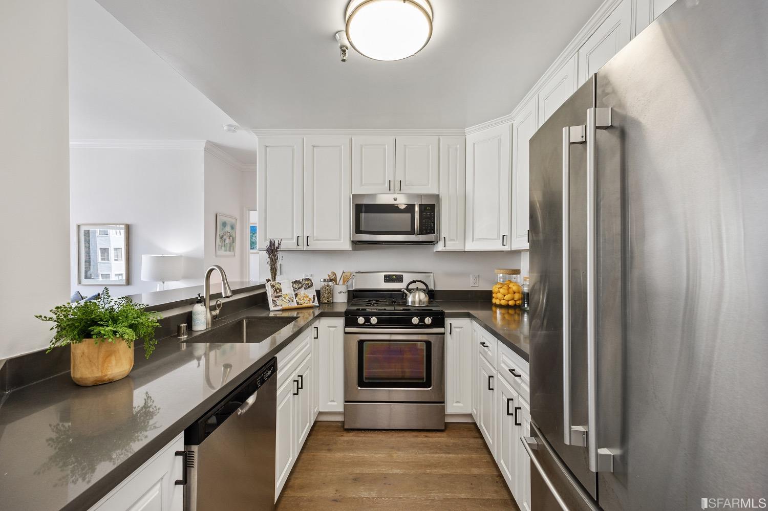 1921 Jefferson Street Unit: 206