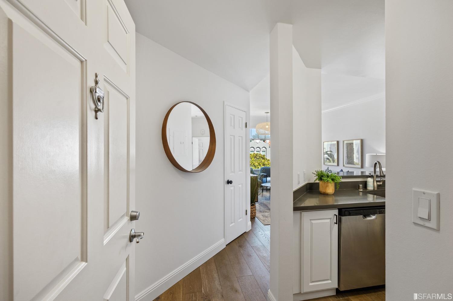 1921 Jefferson Street Unit: 206
