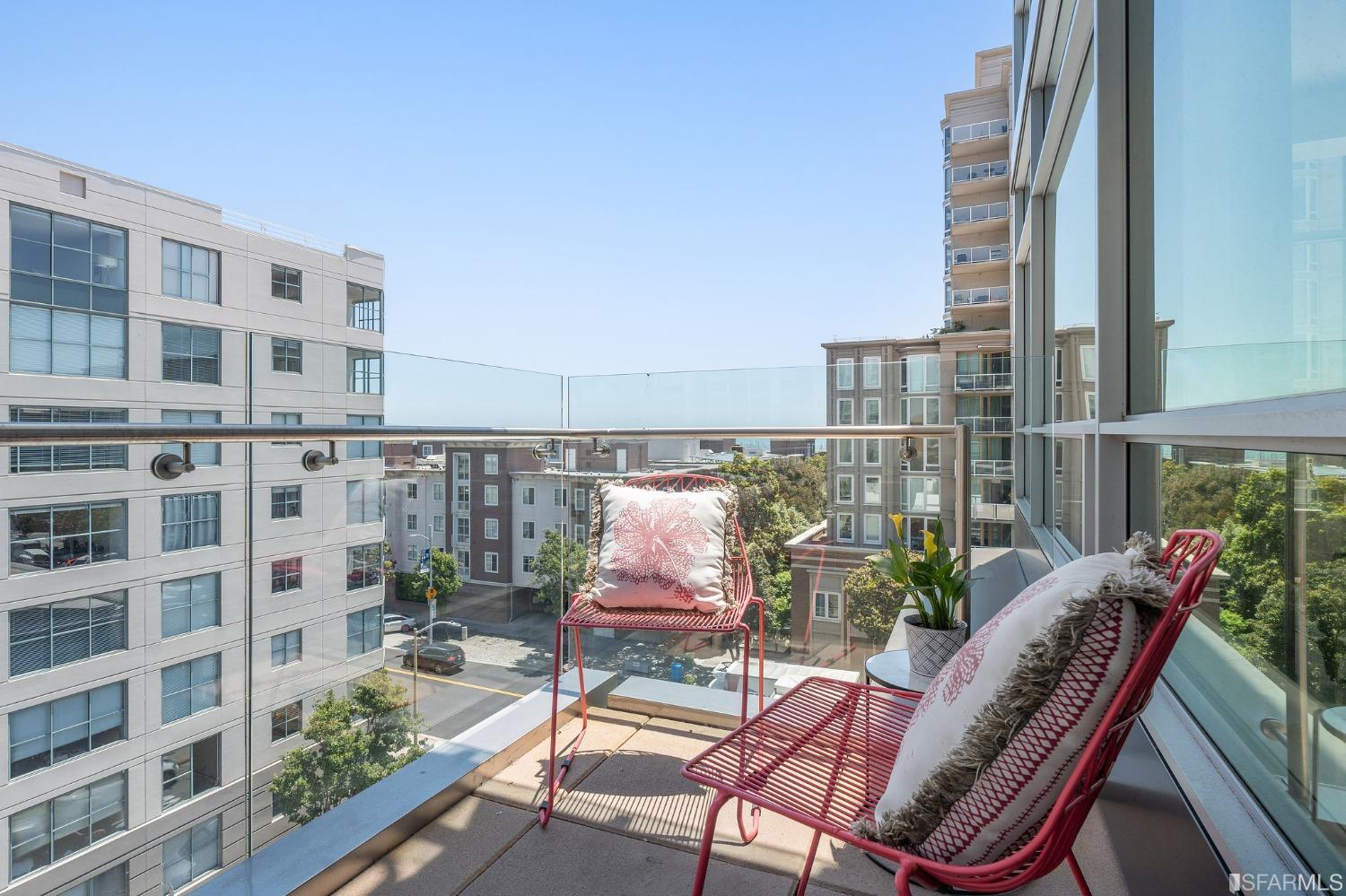 72 Townsend Street Unit: 606