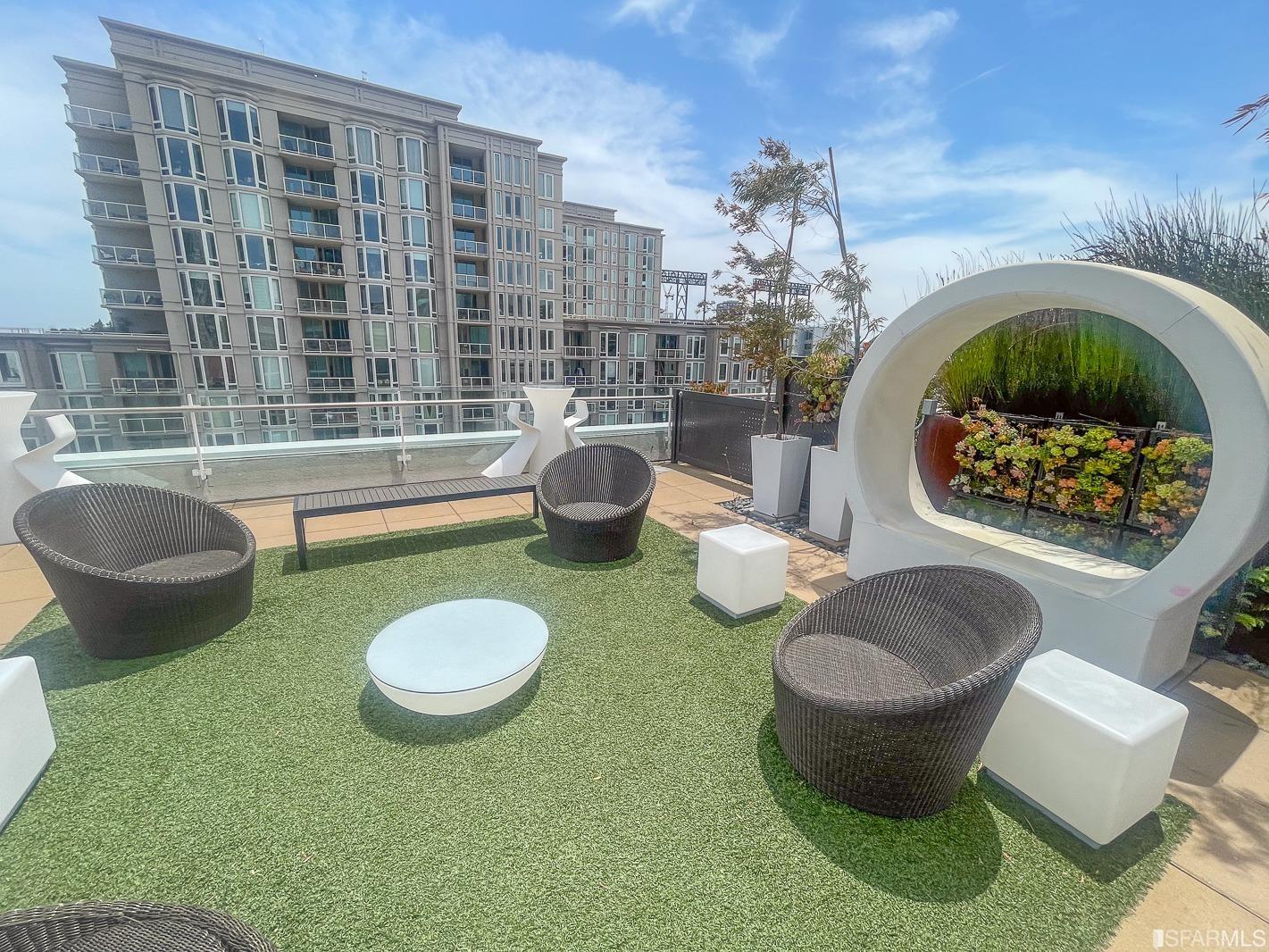 72 Townsend Street Unit: 606