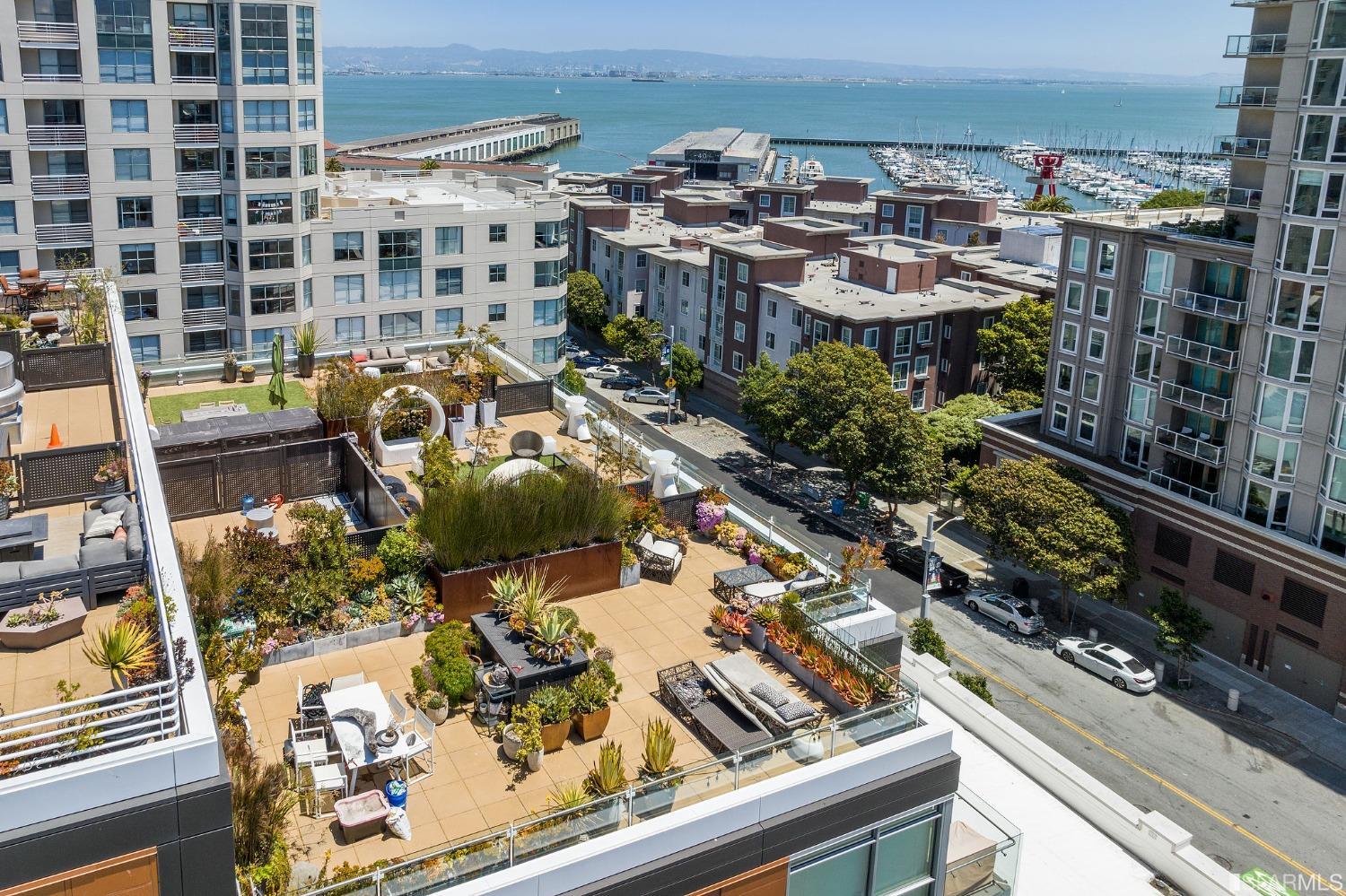 72 Townsend Street Unit: 606