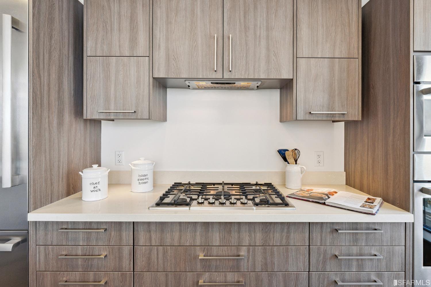 72 Townsend Street Unit: 606