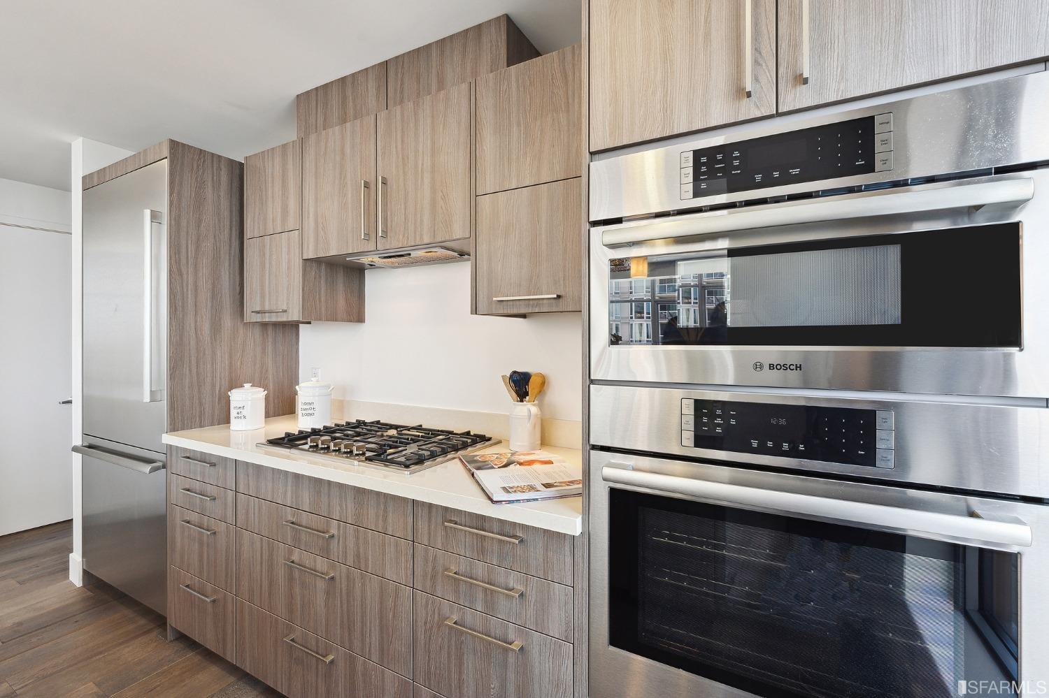 72 Townsend Street Unit: 606