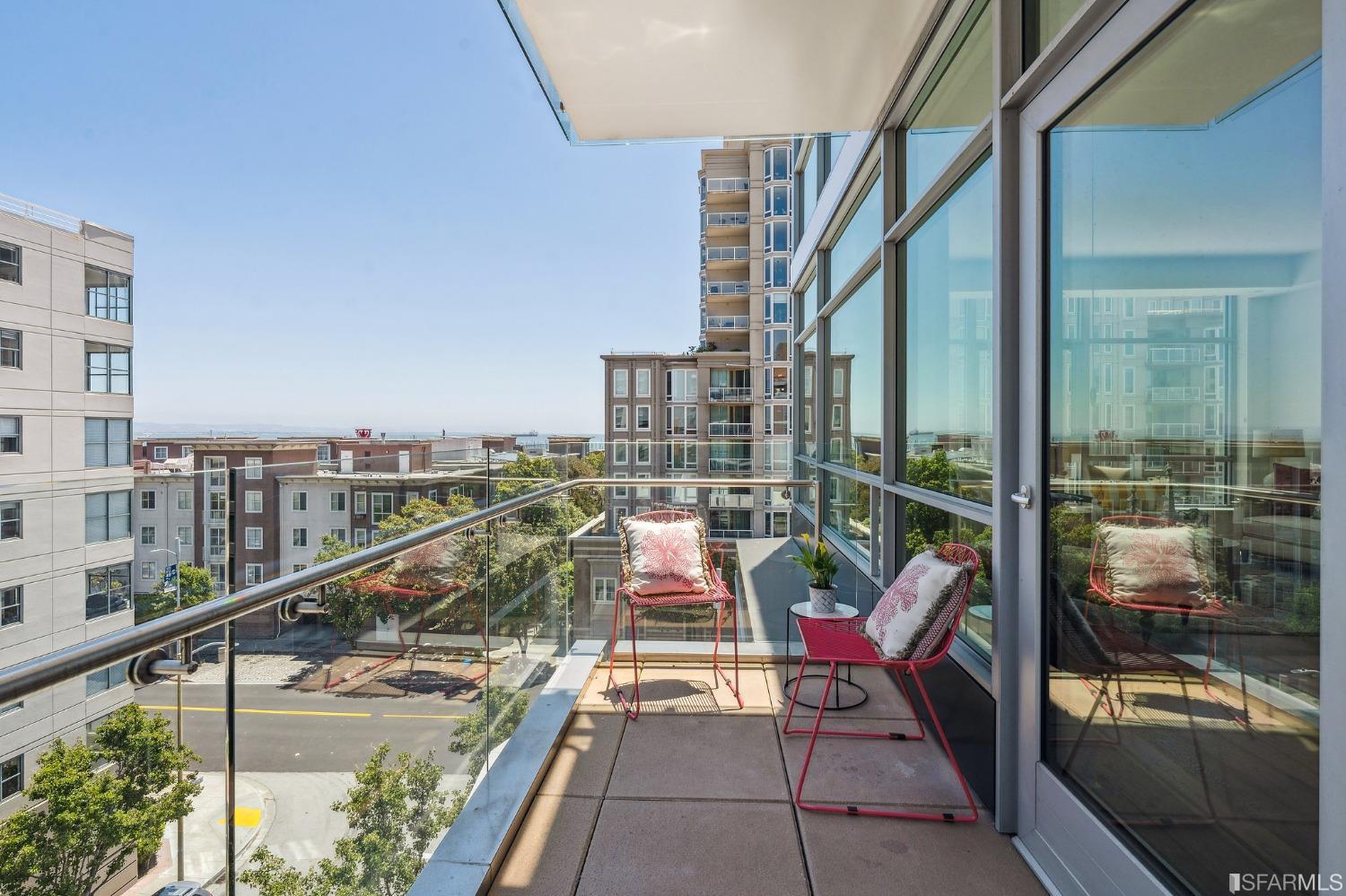 72 Townsend Street Unit: 606
