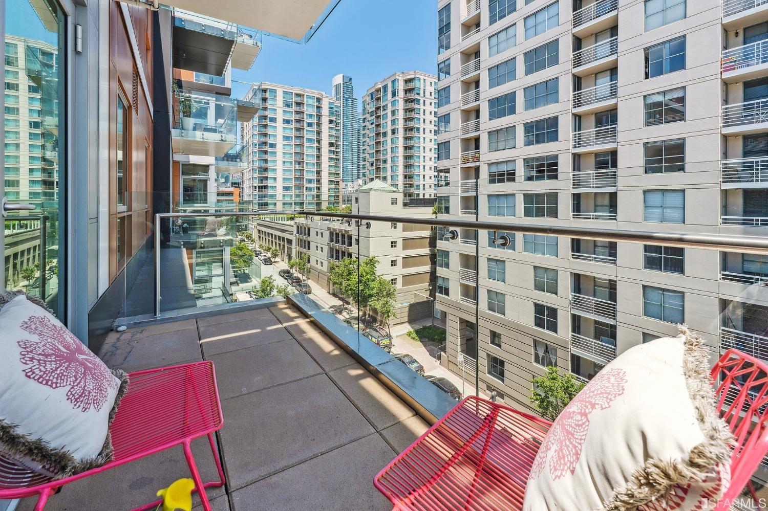 72 Townsend Street Unit: 606