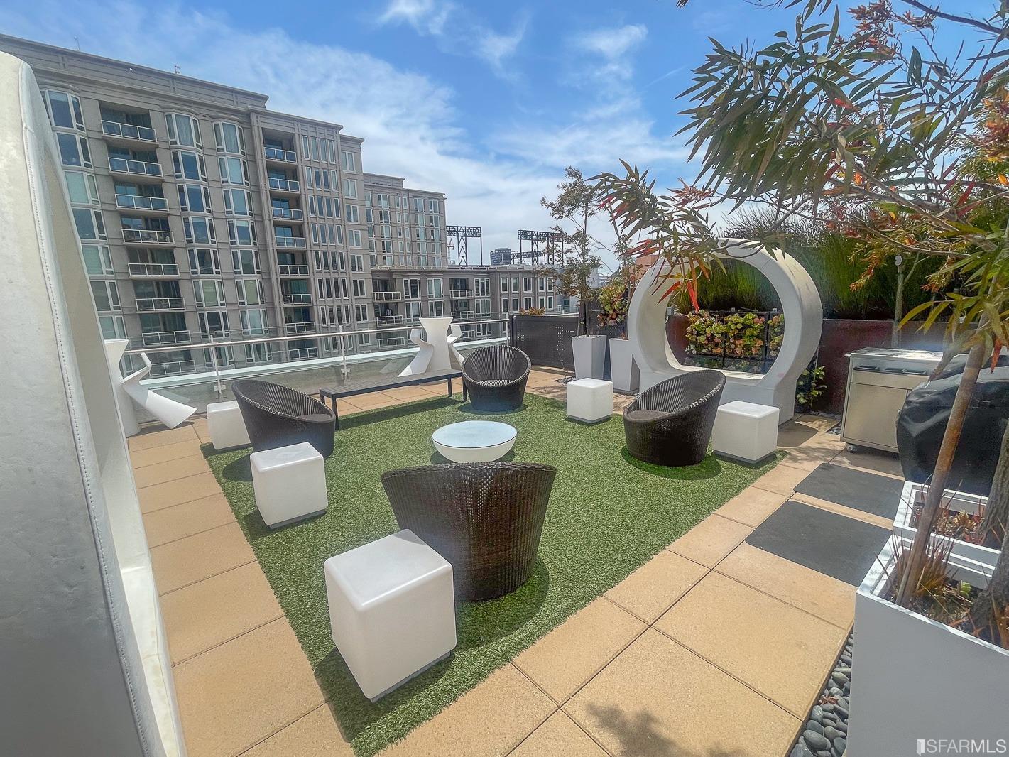 72 Townsend Street Unit: 606