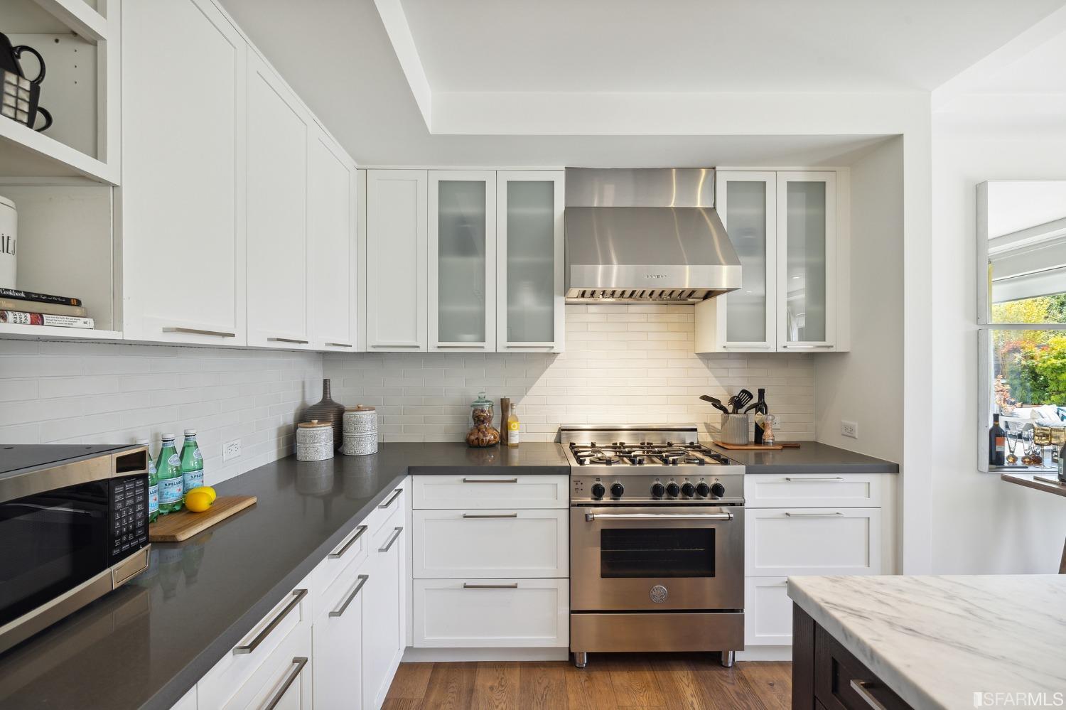 2829 California Street Unit: 4C