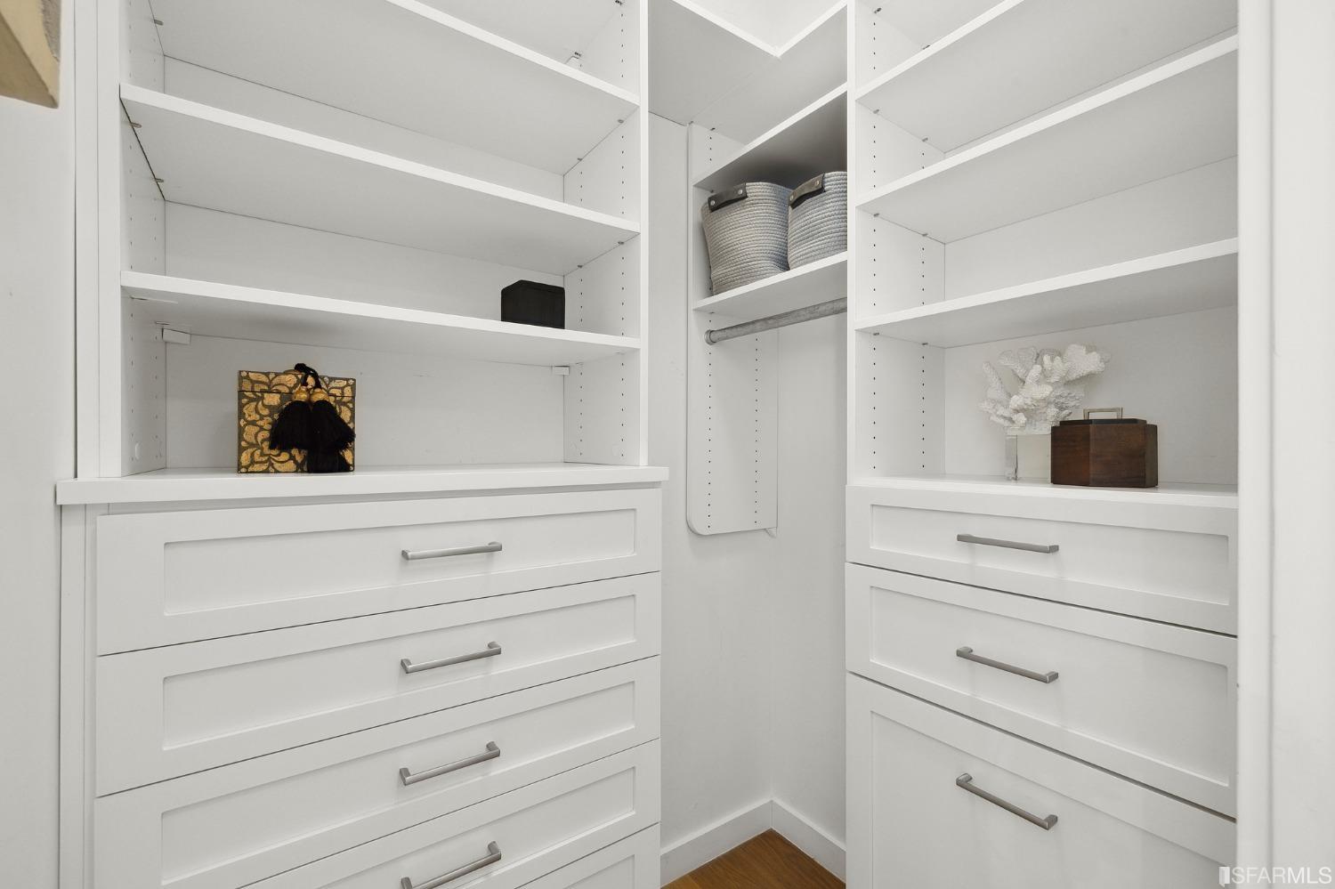 2829 California Street Unit: 4C