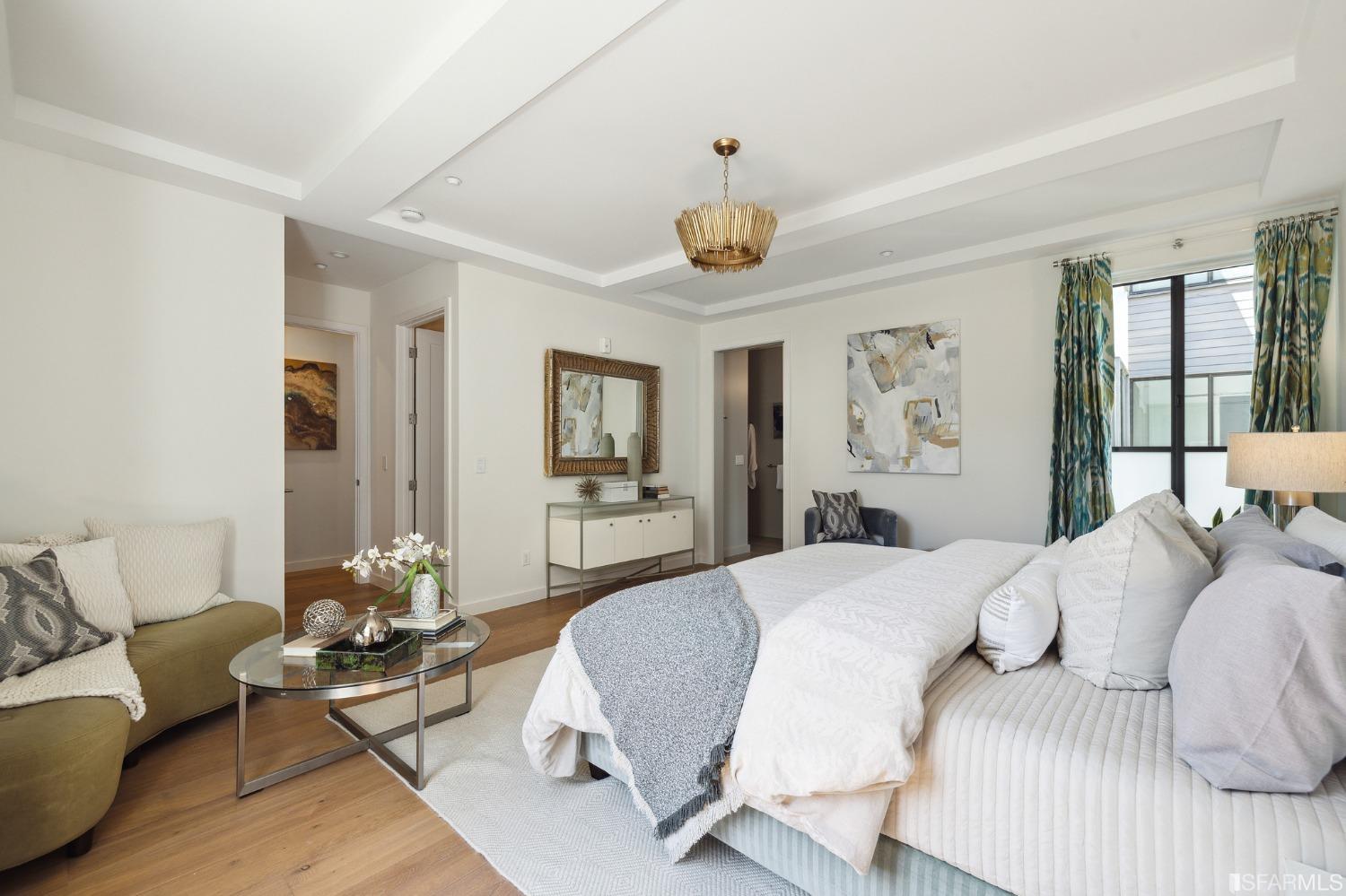 2829 California Street Unit: 4C