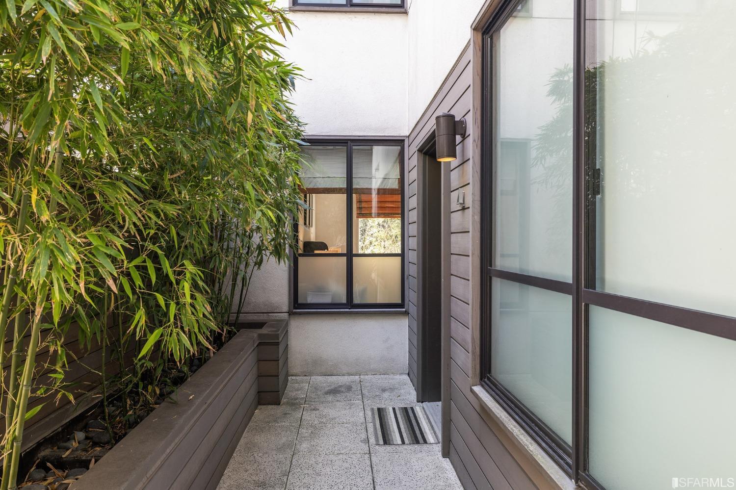 2829 California Street Unit: 4C