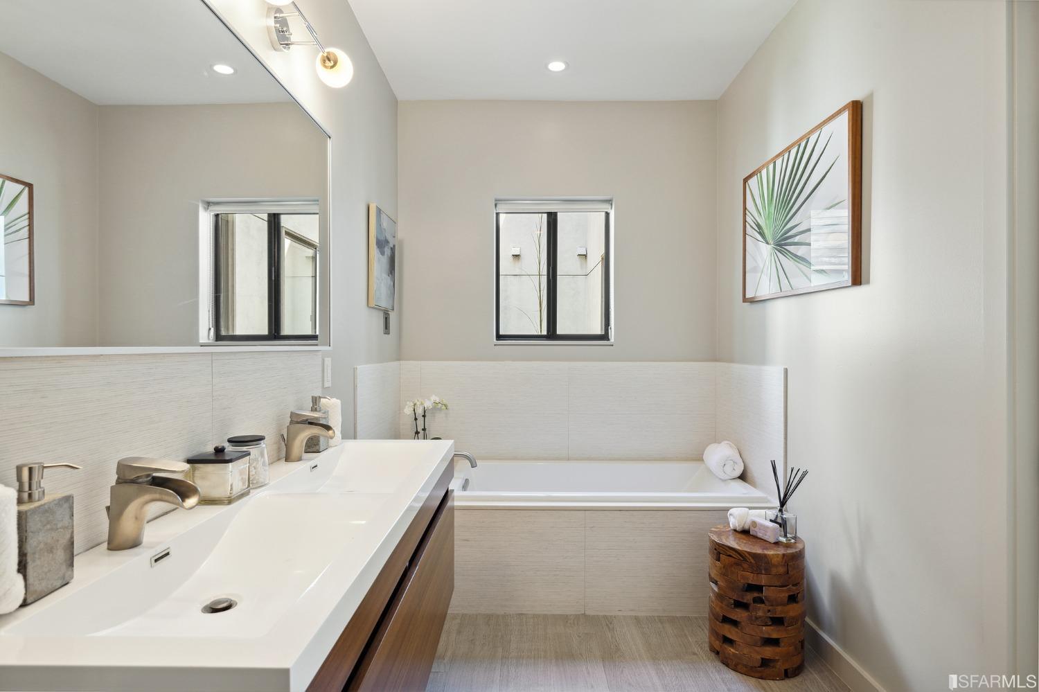 2829 California Street Unit: 4C