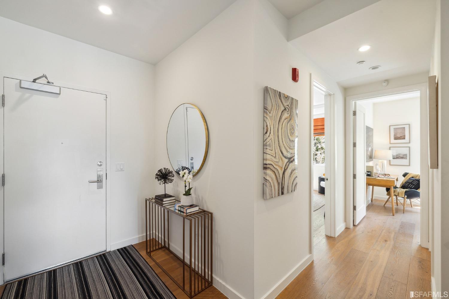 2829 California Street Unit: 4C