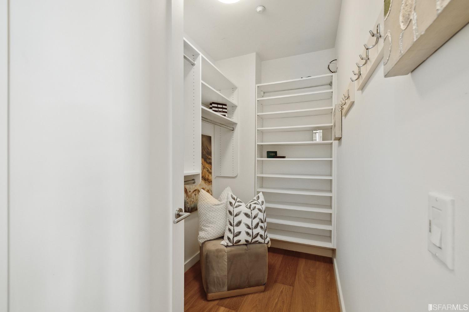 2829 California Street Unit: 4C