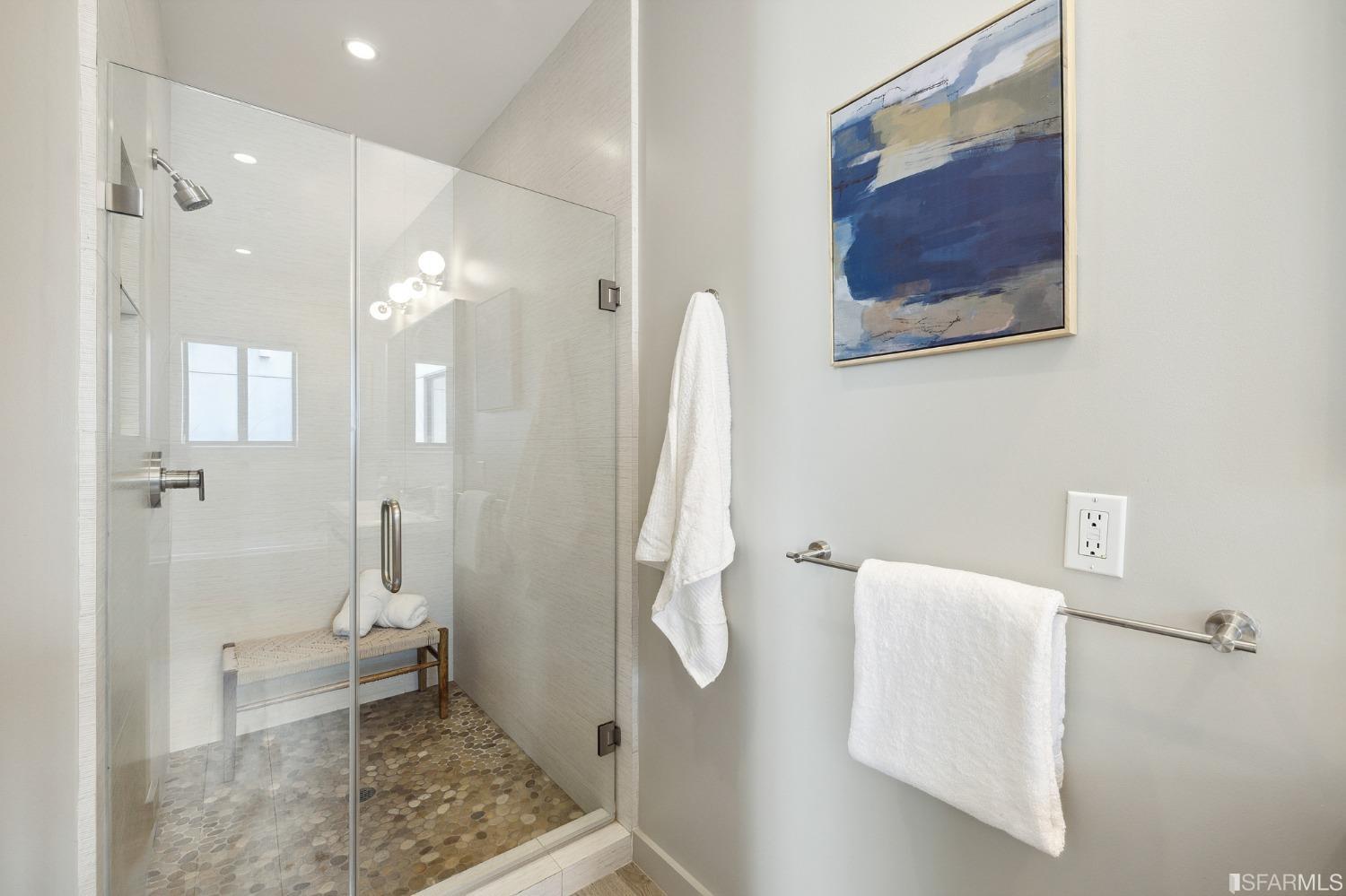 2829 California Street Unit: 4C
