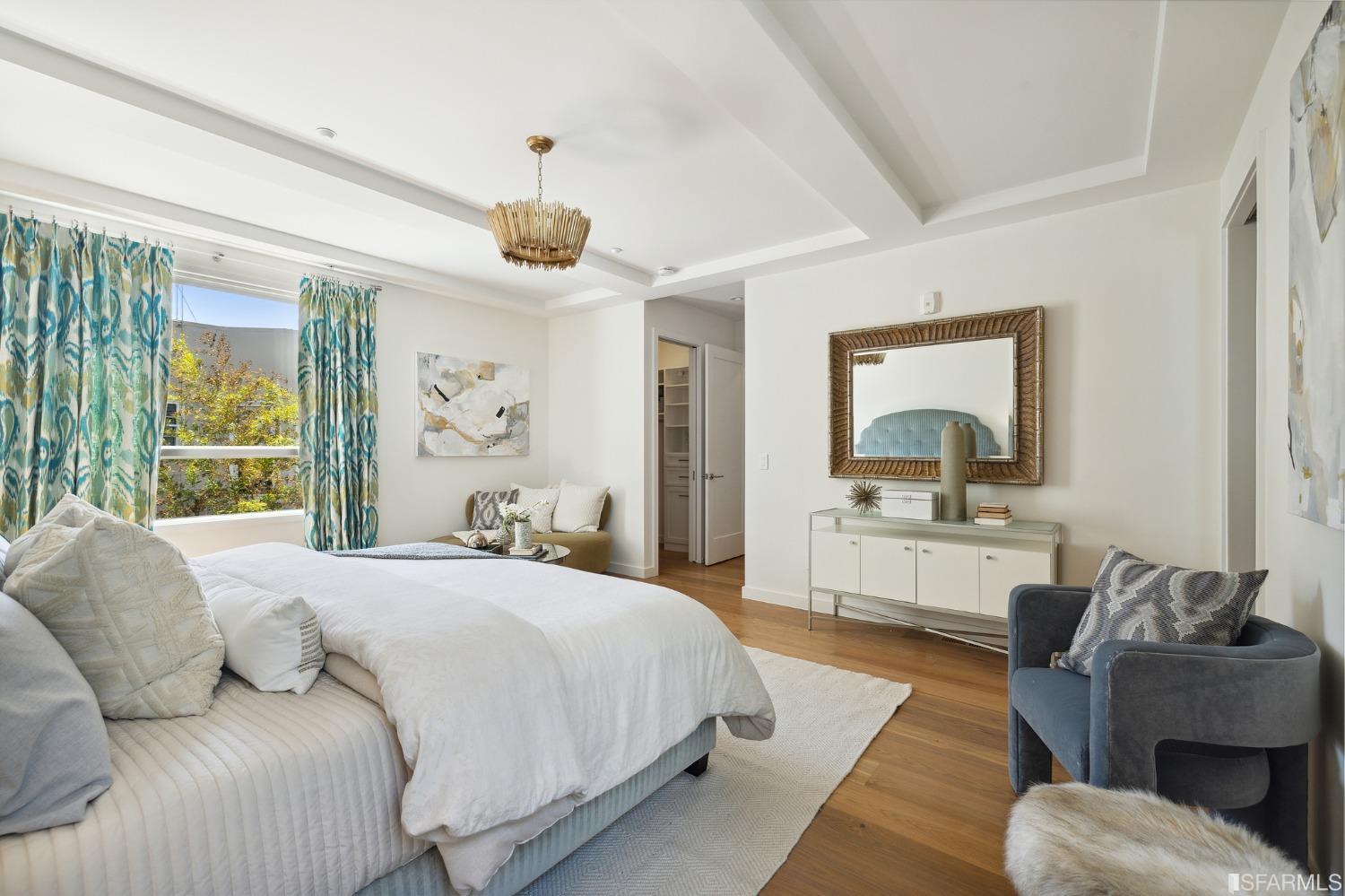 2829 California Street Unit: 4C