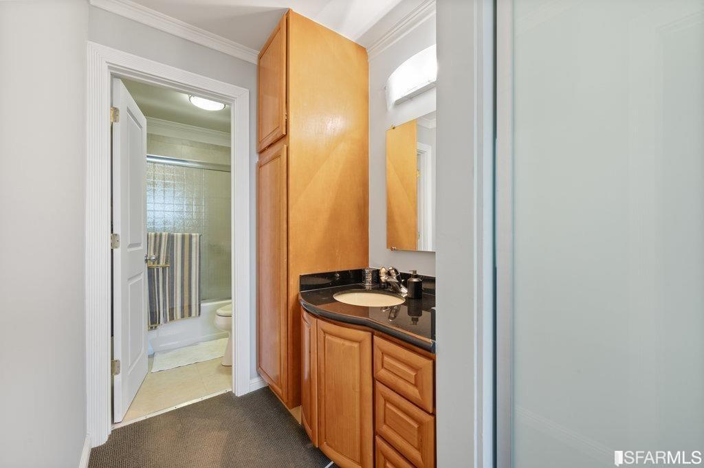160 Gardenside Drive Unit: 401