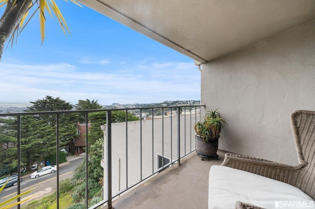 160 Gardenside Drive Unit: 401