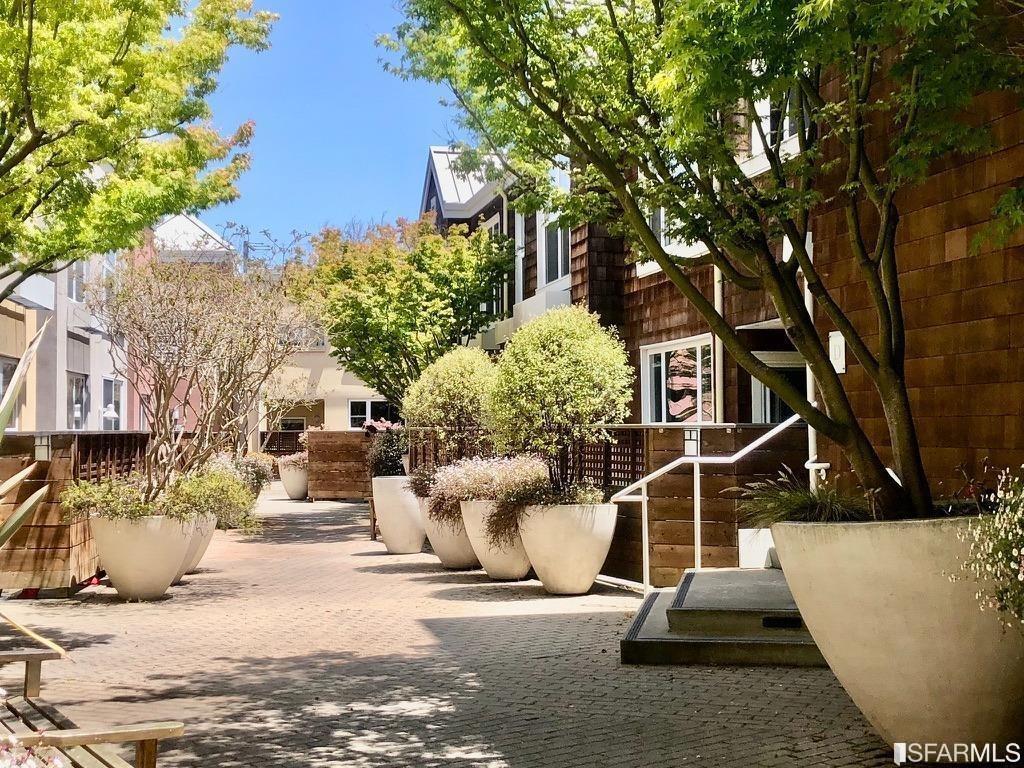 2001 Mcallister Street Unit: 221