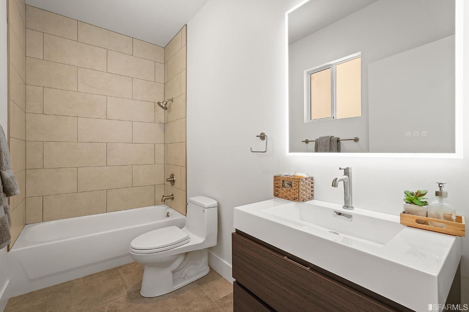 2418 20th Avenue Unit: 103