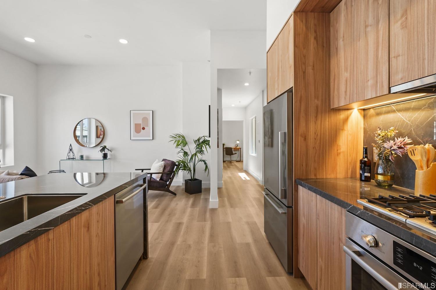 2418 20th Avenue Unit: 103
