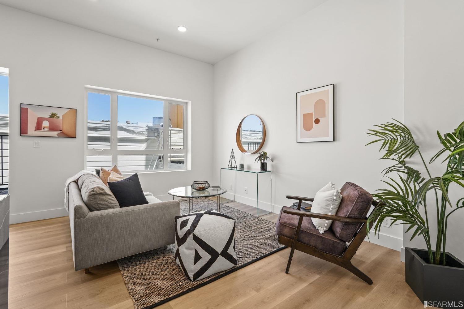 2418 20th Avenue Unit: 103
