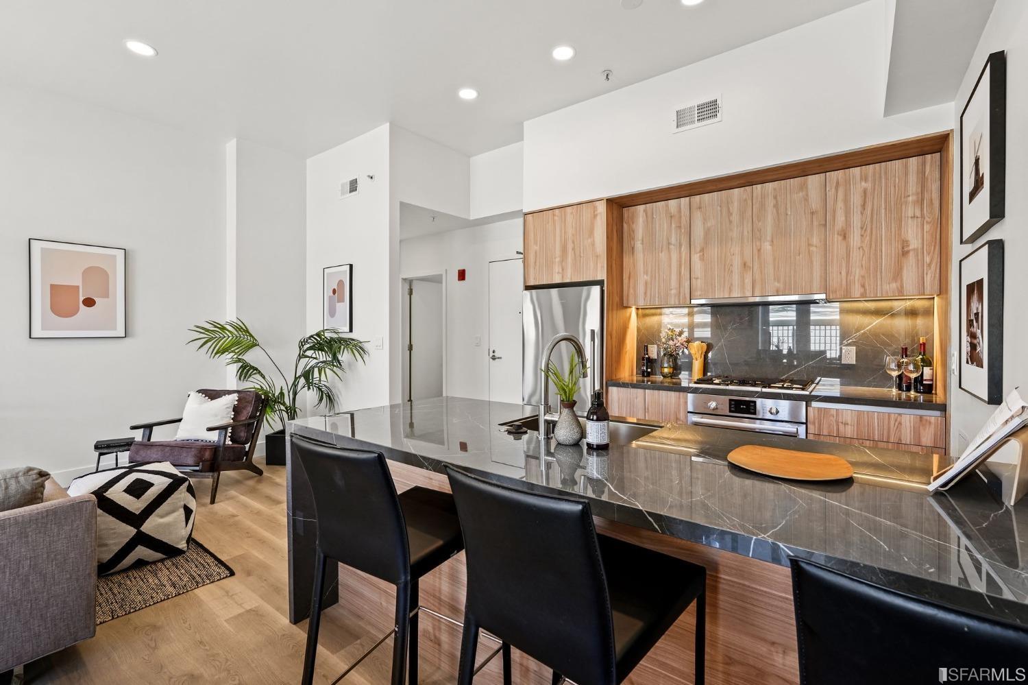 2418 20th Avenue Unit: 103