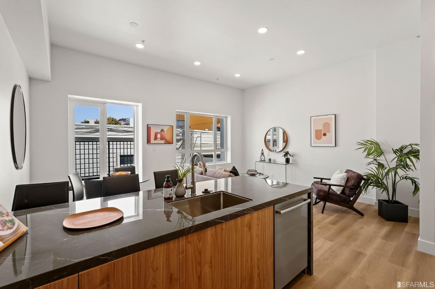 2418 20th Avenue Unit: 103