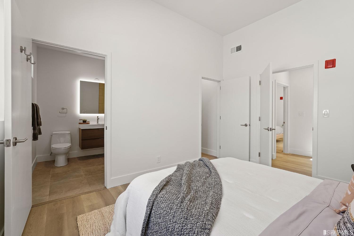 2418 20th Avenue Unit: 103