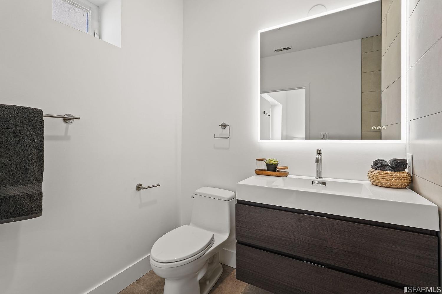 2418 20th Avenue Unit: 103