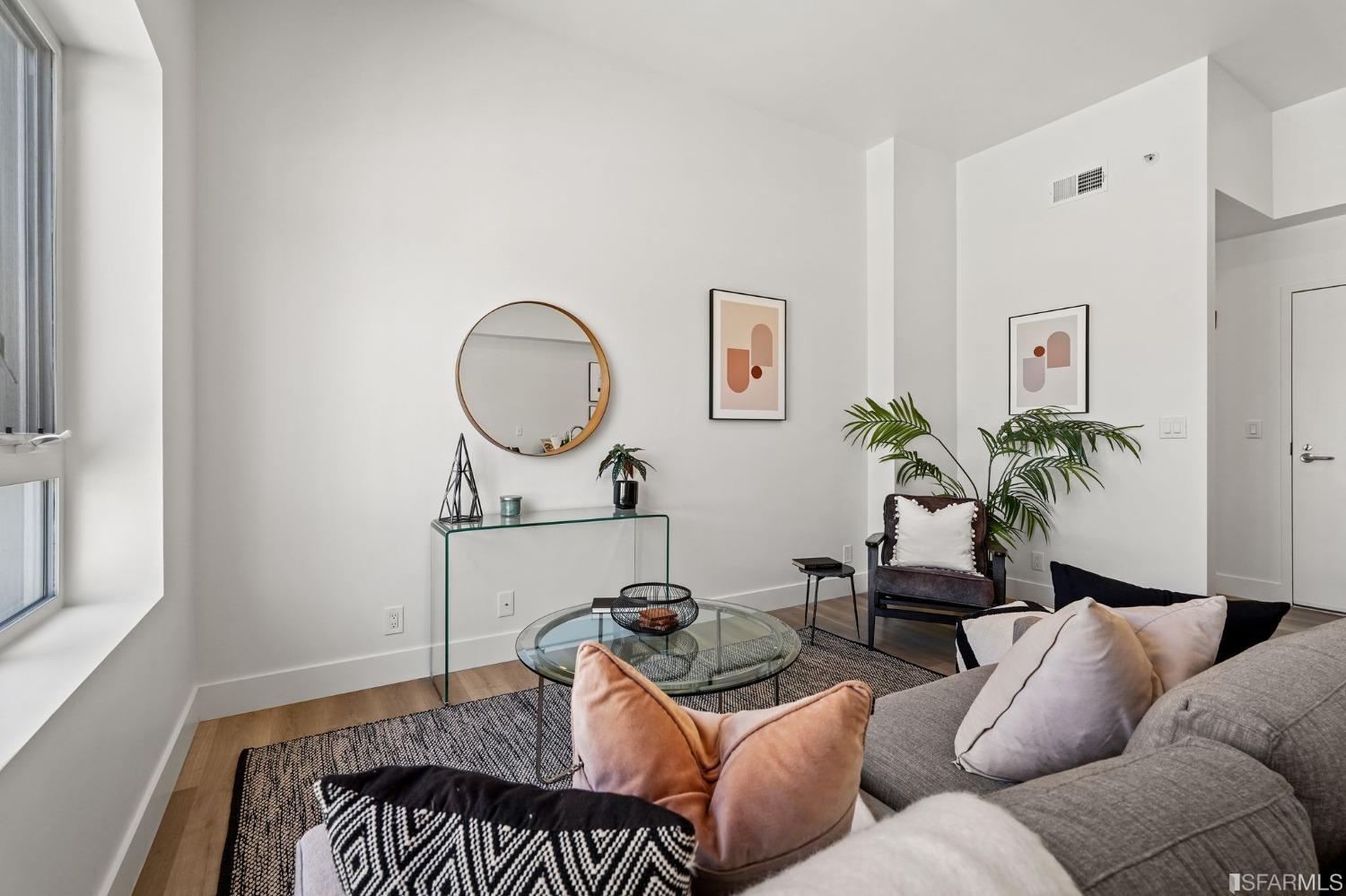 2418 20th Avenue Unit: 103