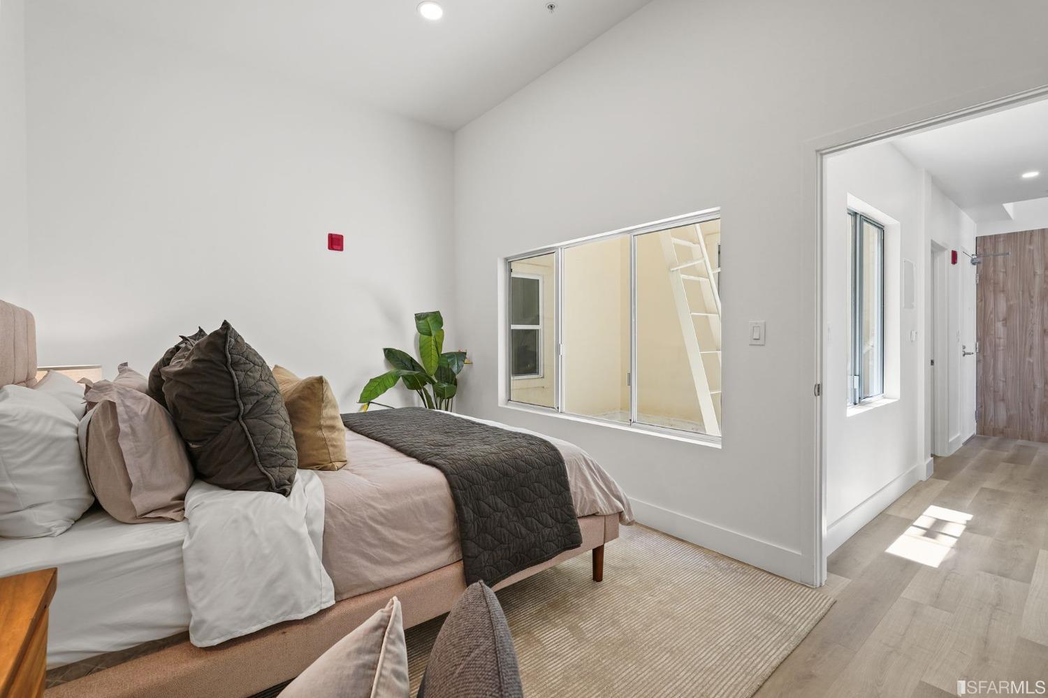 2418 20th Avenue Unit: 103