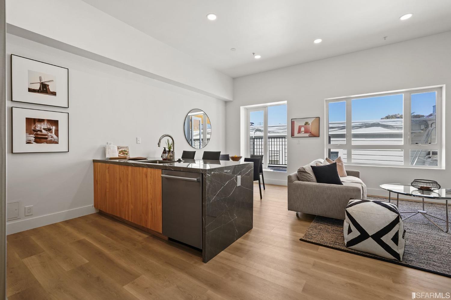 2418 20th Avenue Unit: 103