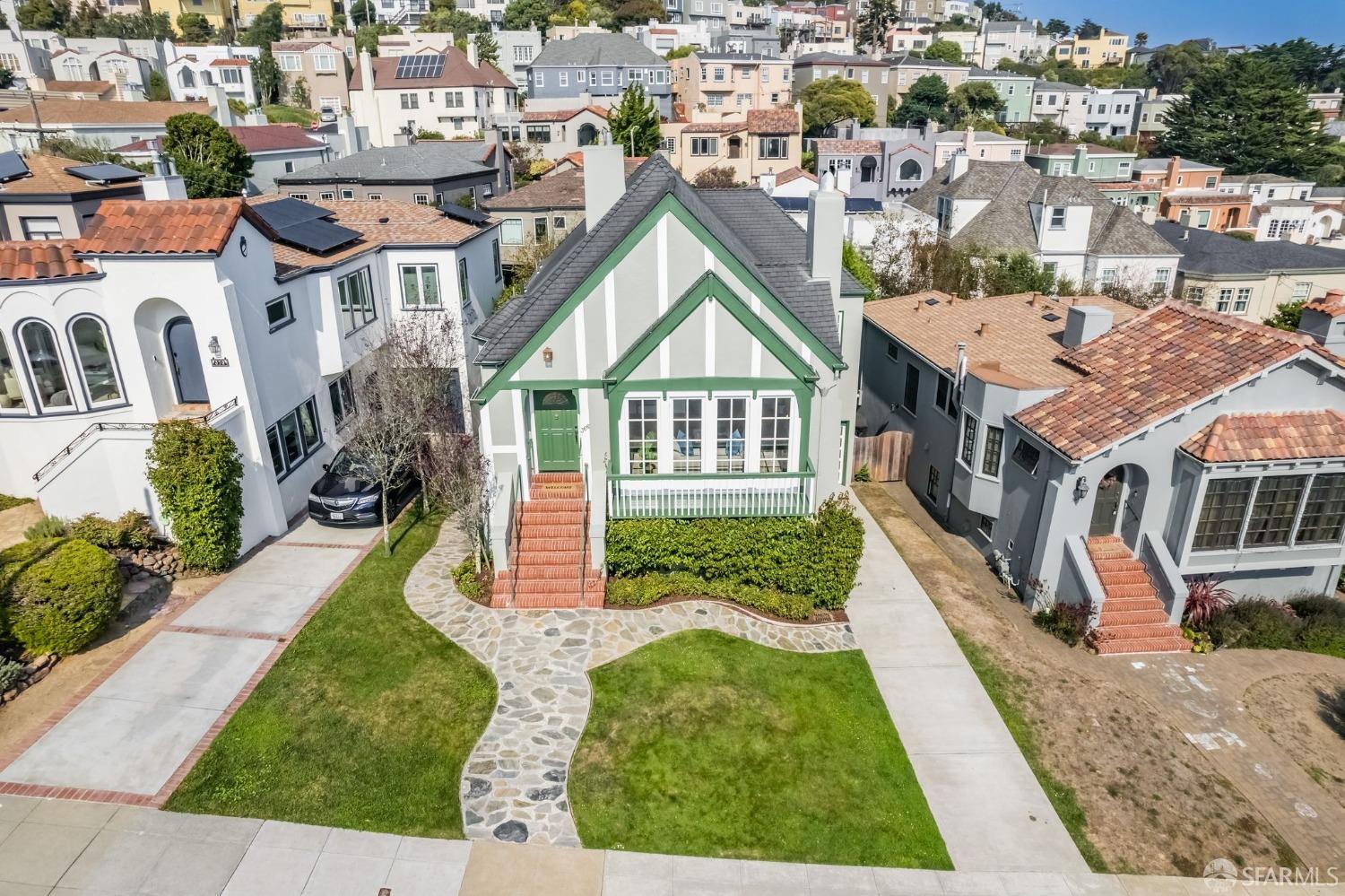 366 Valdez Avenue