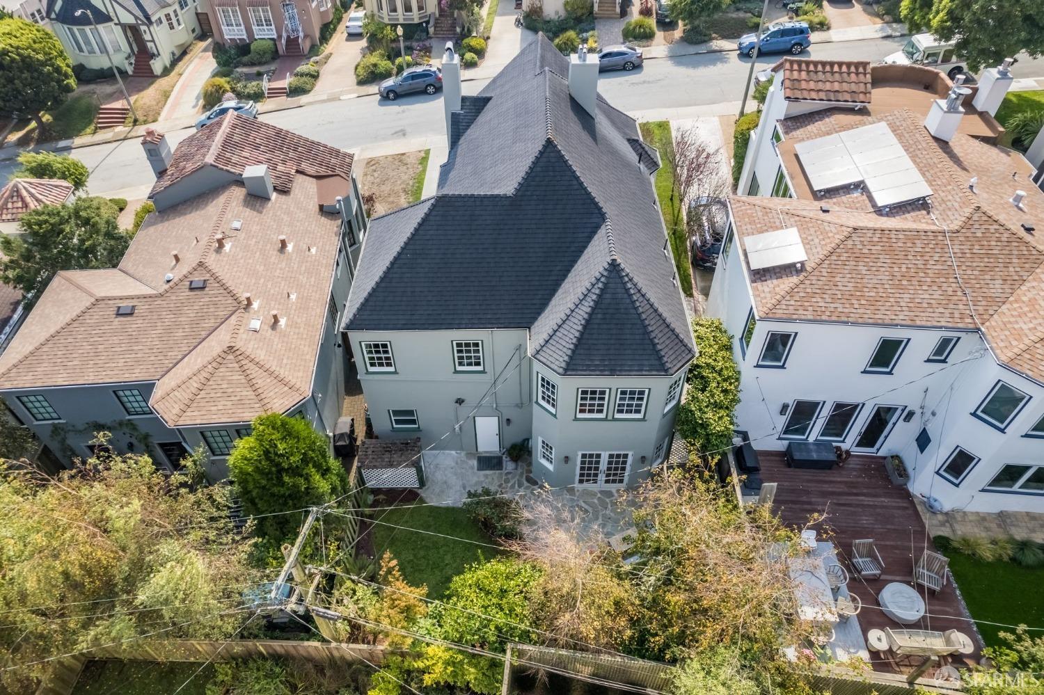 366 Valdez Avenue