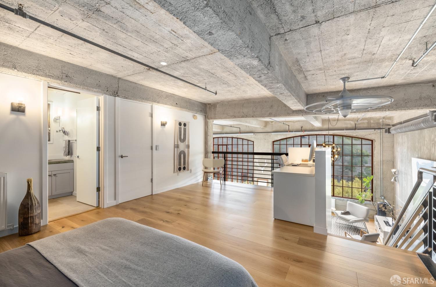 465 10th Street Unit: 206