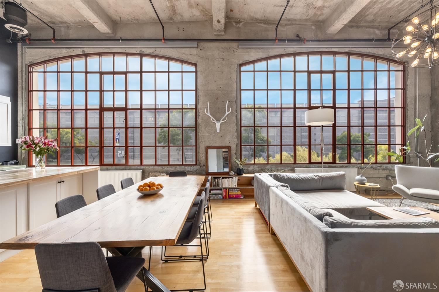 465 10th Street Unit: 206