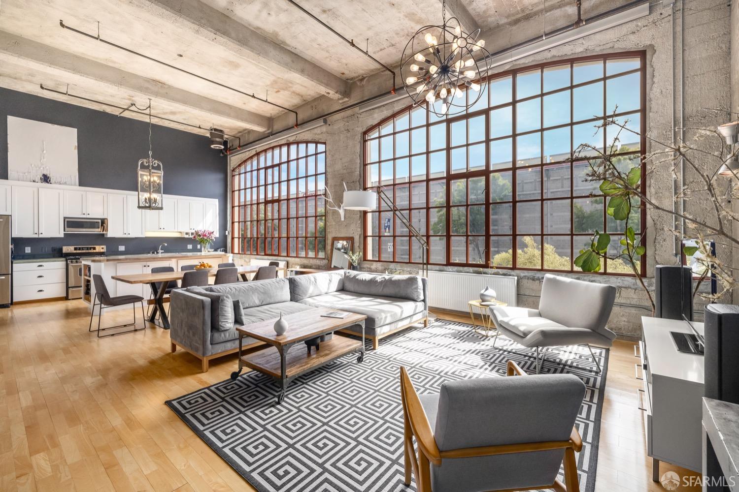 465 10th Street Unit: 206